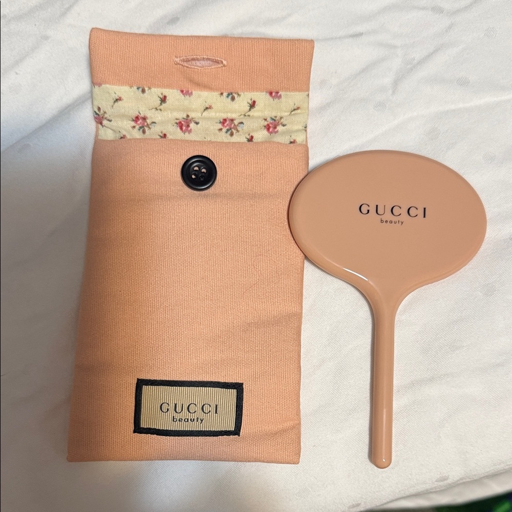 Gucci Beauty Peach Set with Floral Pouch